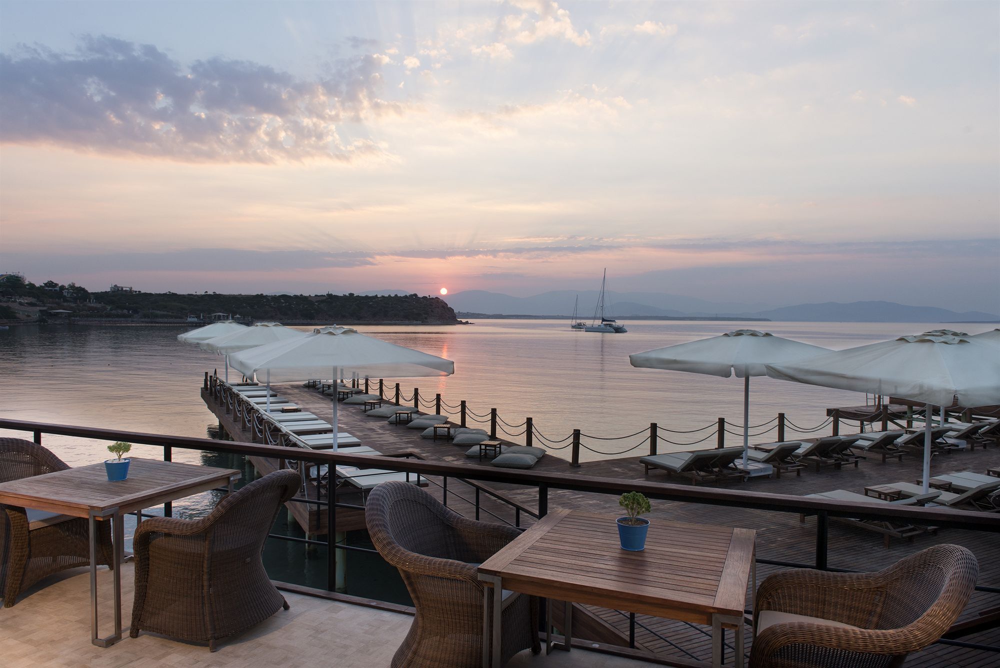 Yacht Club Hotel