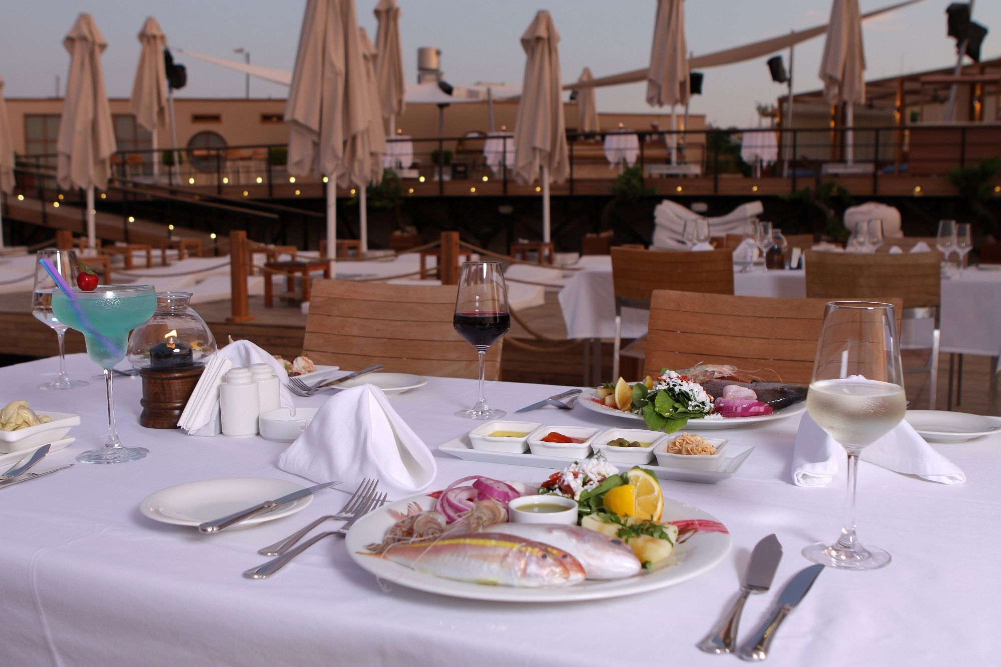 Yacht Club Hotel 5*
