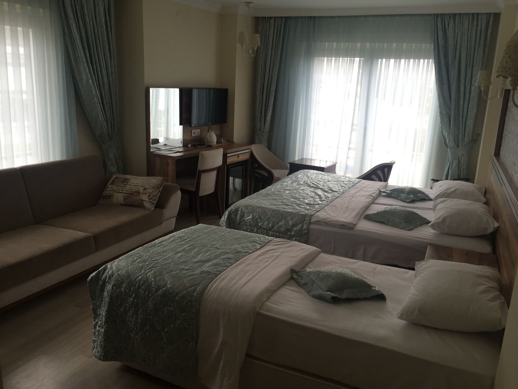 Fengo & Hotel