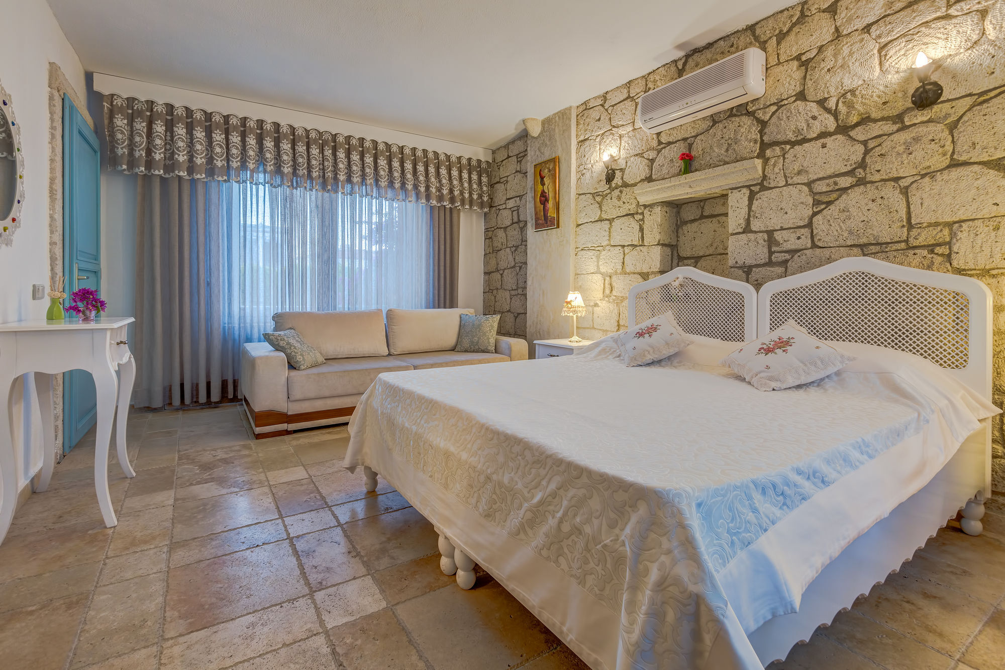 Fora Hotel 2*