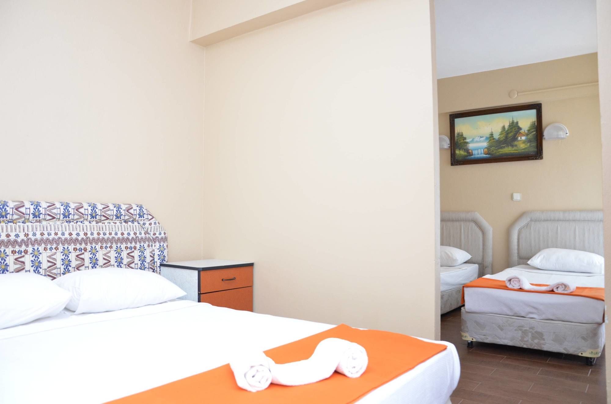 Nil Hotel *
