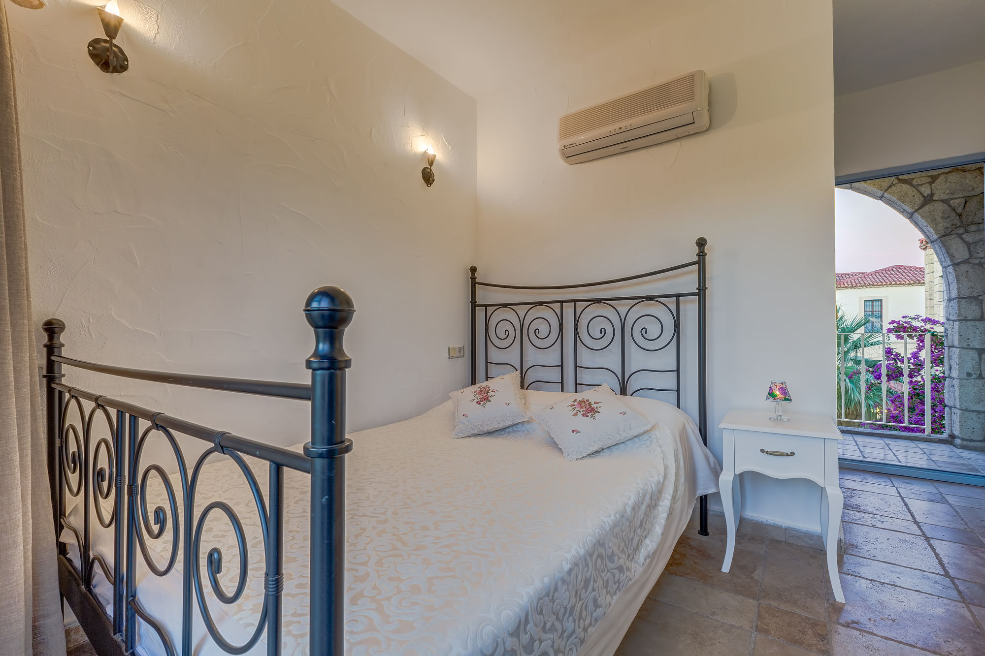 Fora Hotel 2*