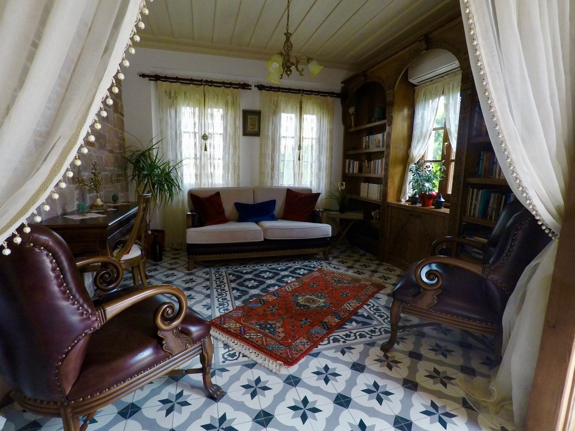 Hotel Tas Bahce Cunda