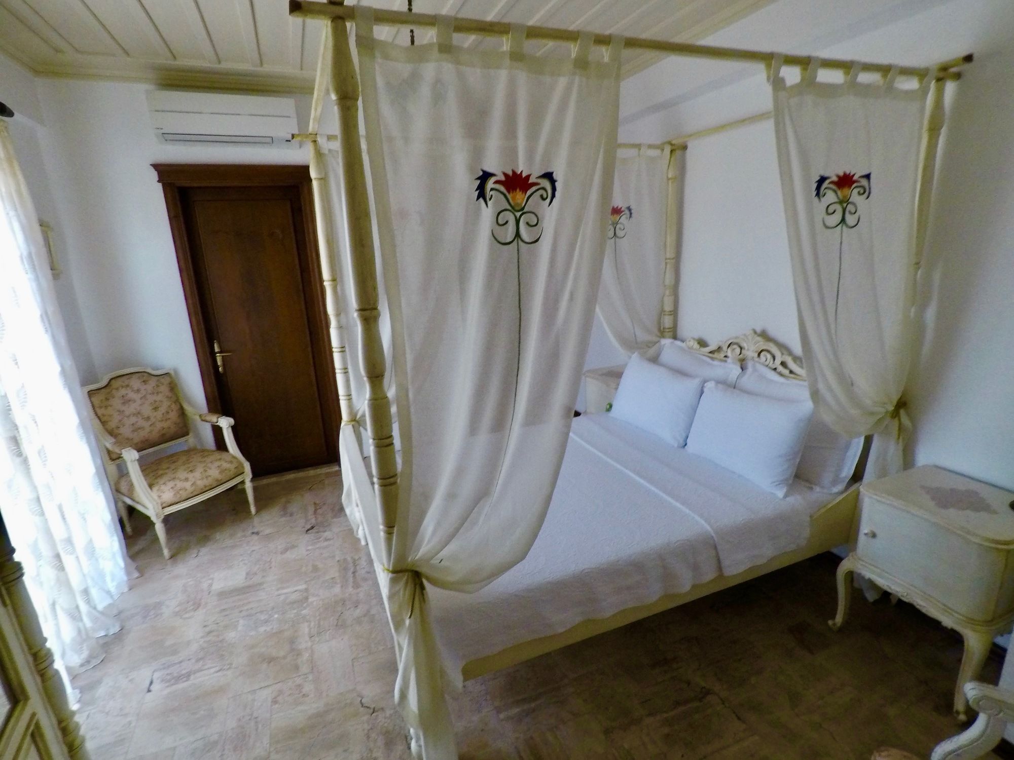 Hotel Tas Bahce Cunda
