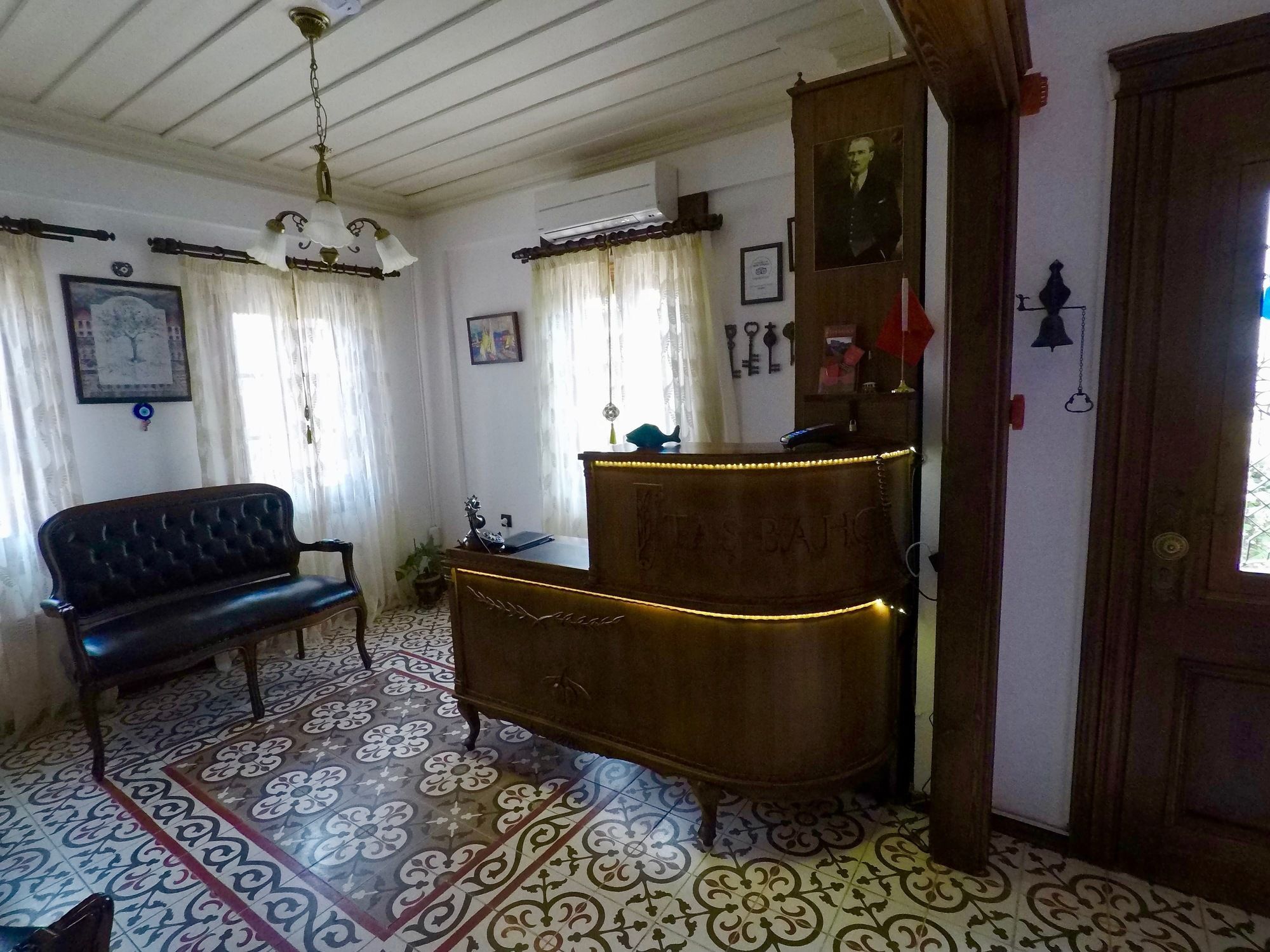 Tas Bahce Cunda Hotel