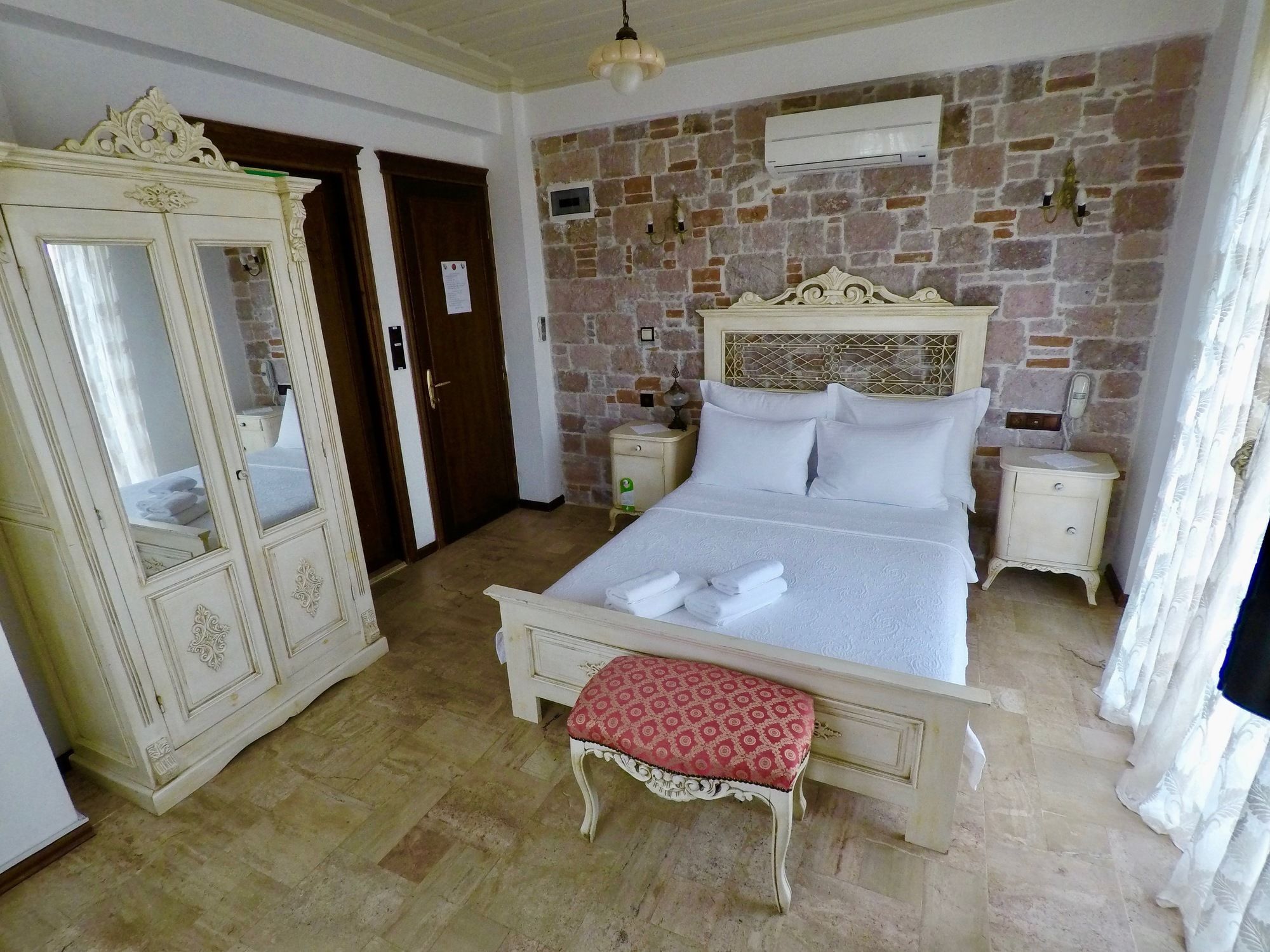 Tas Bahce Cunda * Ayvalik