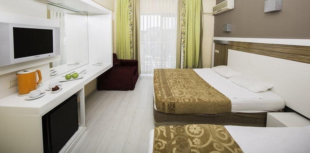 Hotel Armir 4*