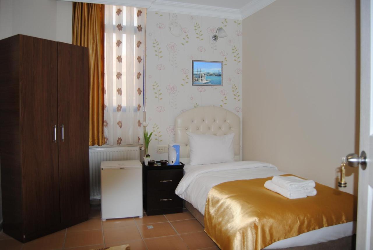 Lotus Hotel 3*