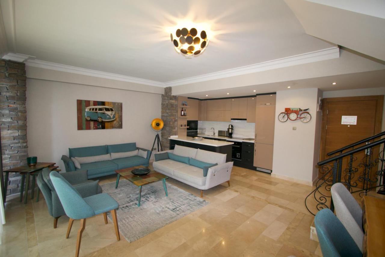 Luxury Penthouse In Goldcity Apartment