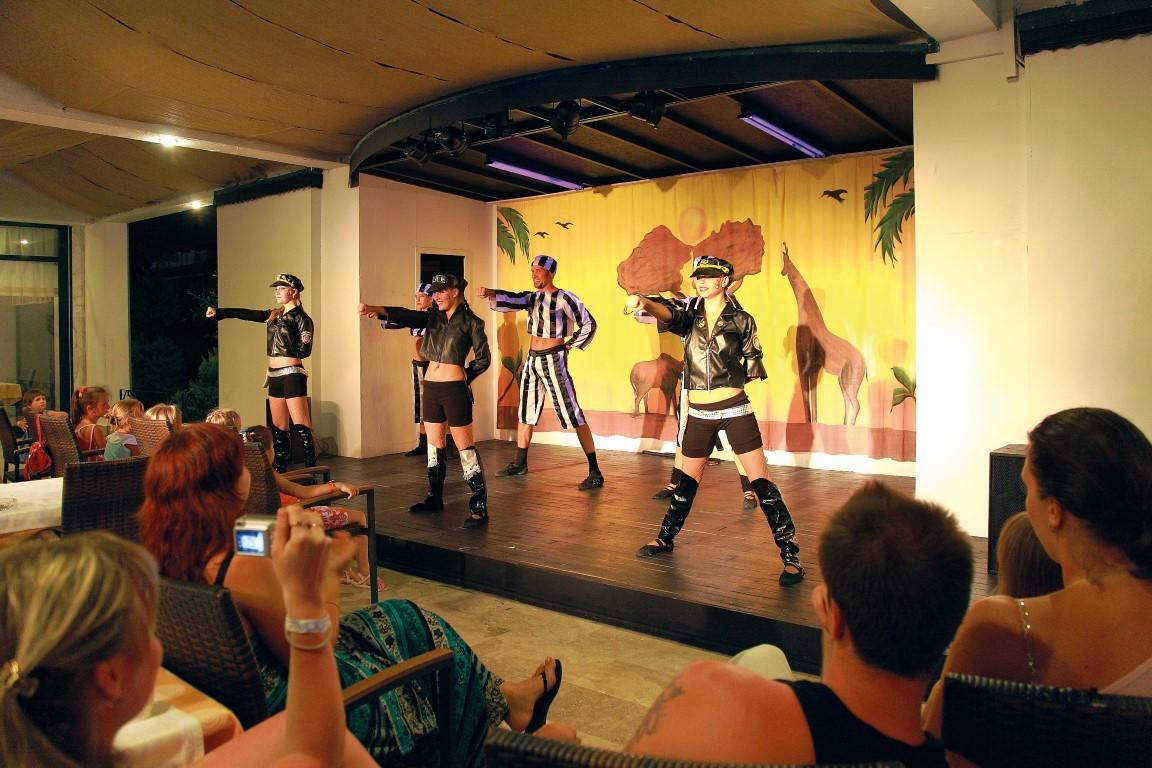 Idas Club Hotel 3*