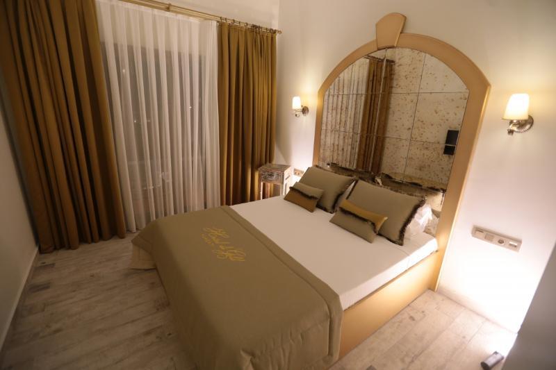 De Gold (adults Only) 2*