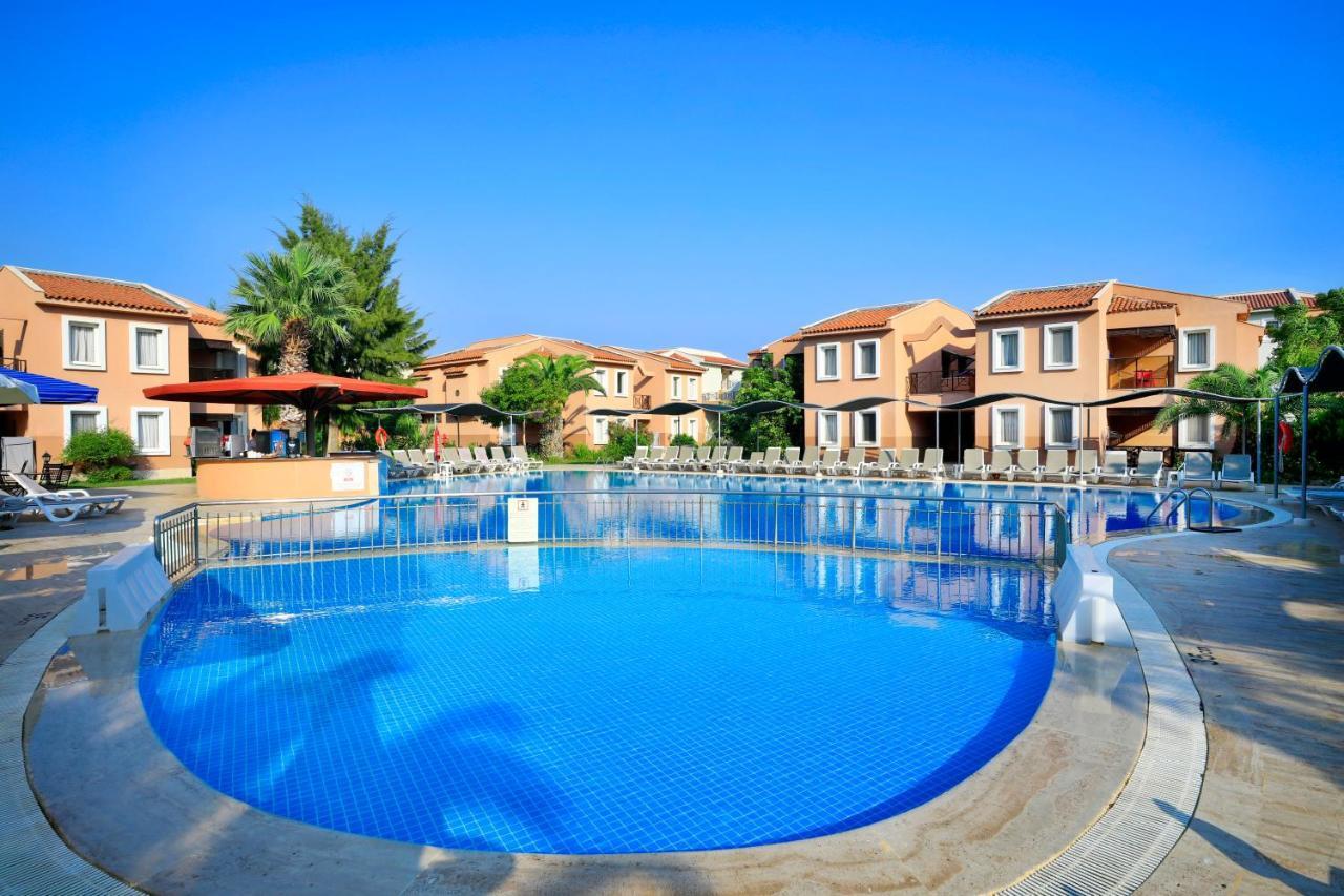 Hotel Club Yali & 5*