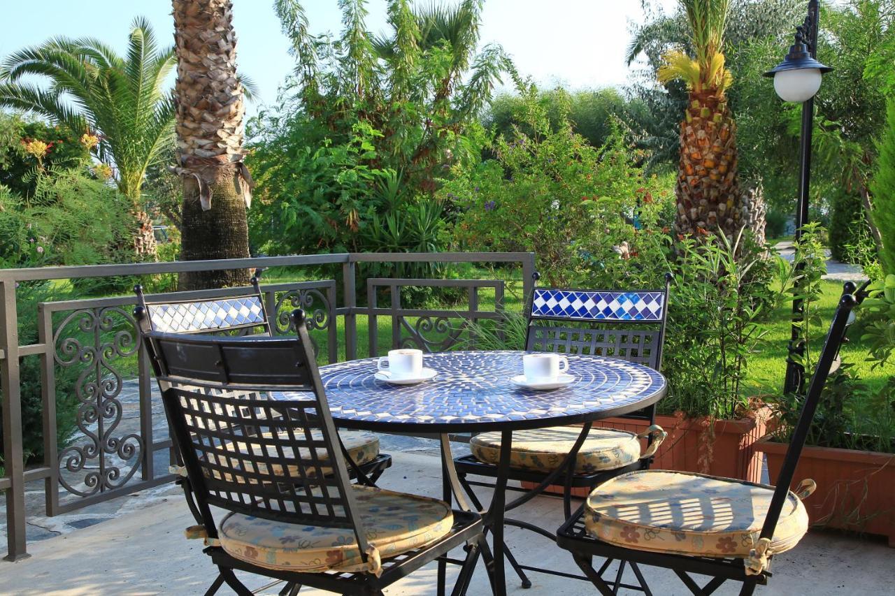Club Yali & 5*