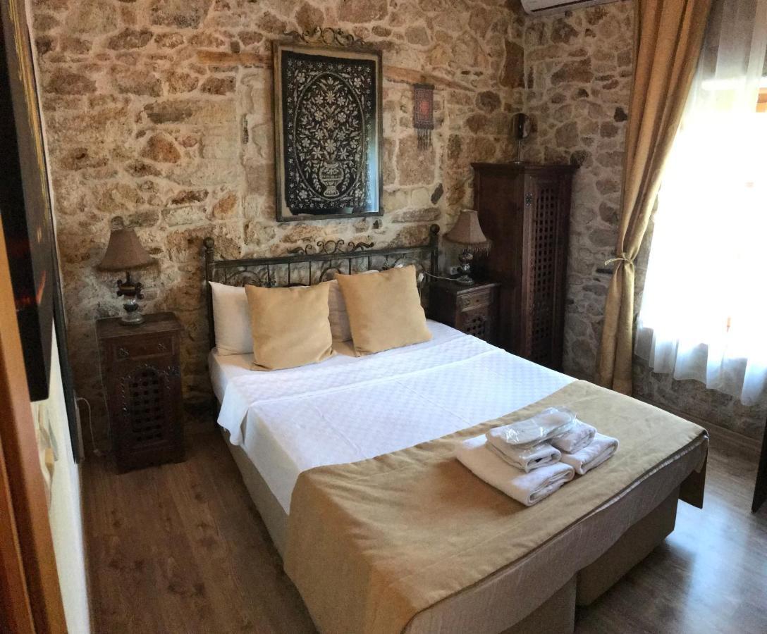 Antik Hotel 2*
