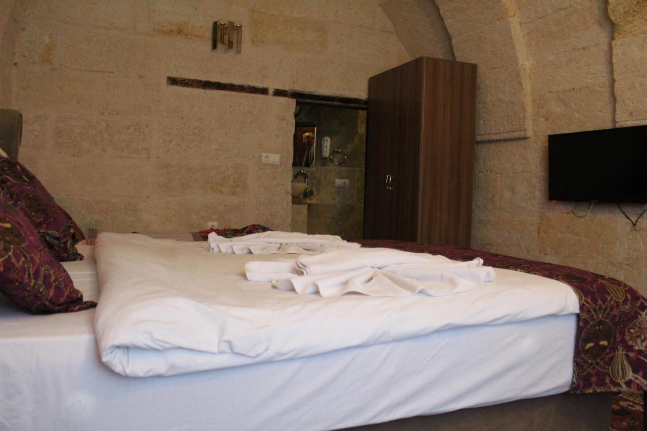 Sandik Cave Hotel *