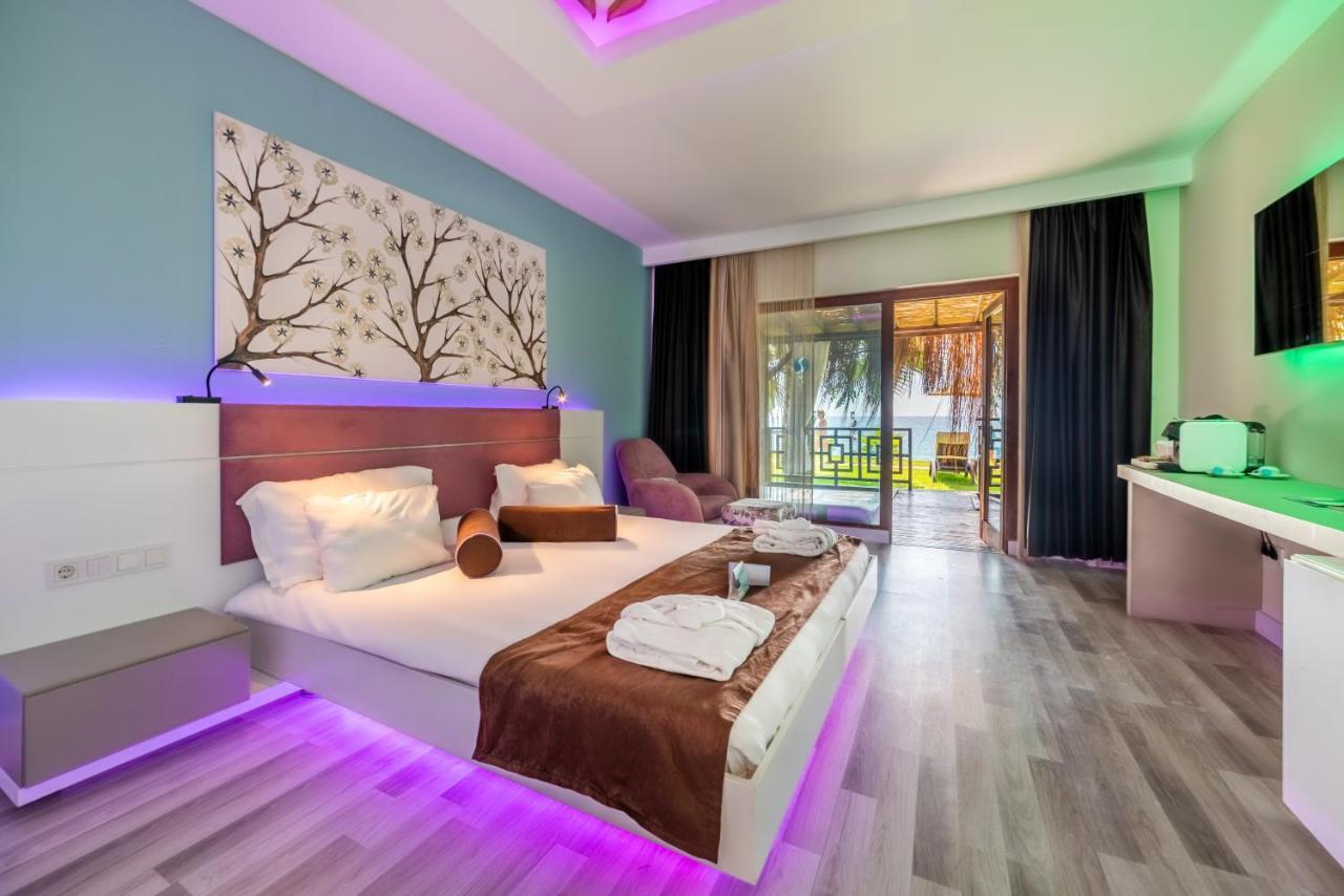 Flora Garden - Couples Concept - Adults Over 16 Only 5*