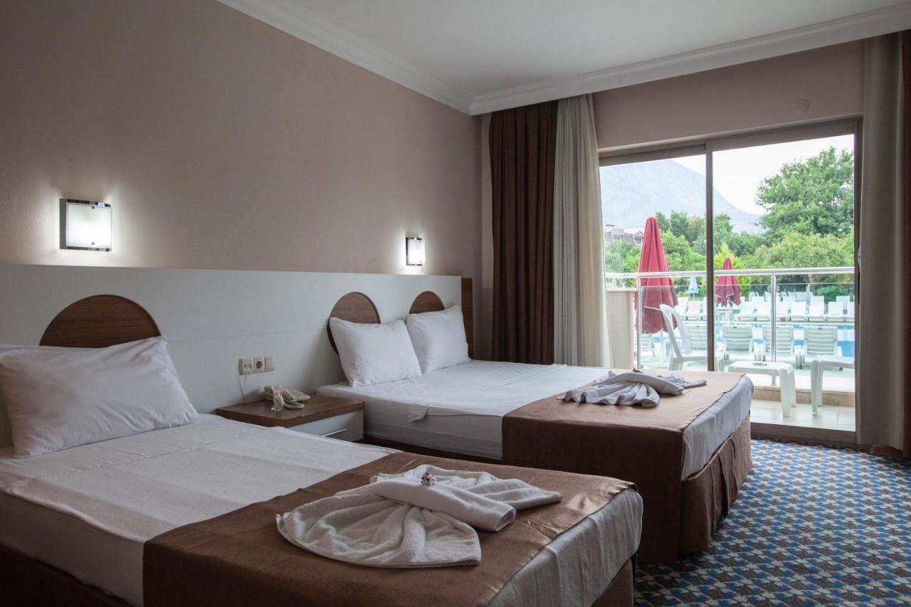 Monna Roza Garden Hotel 4*