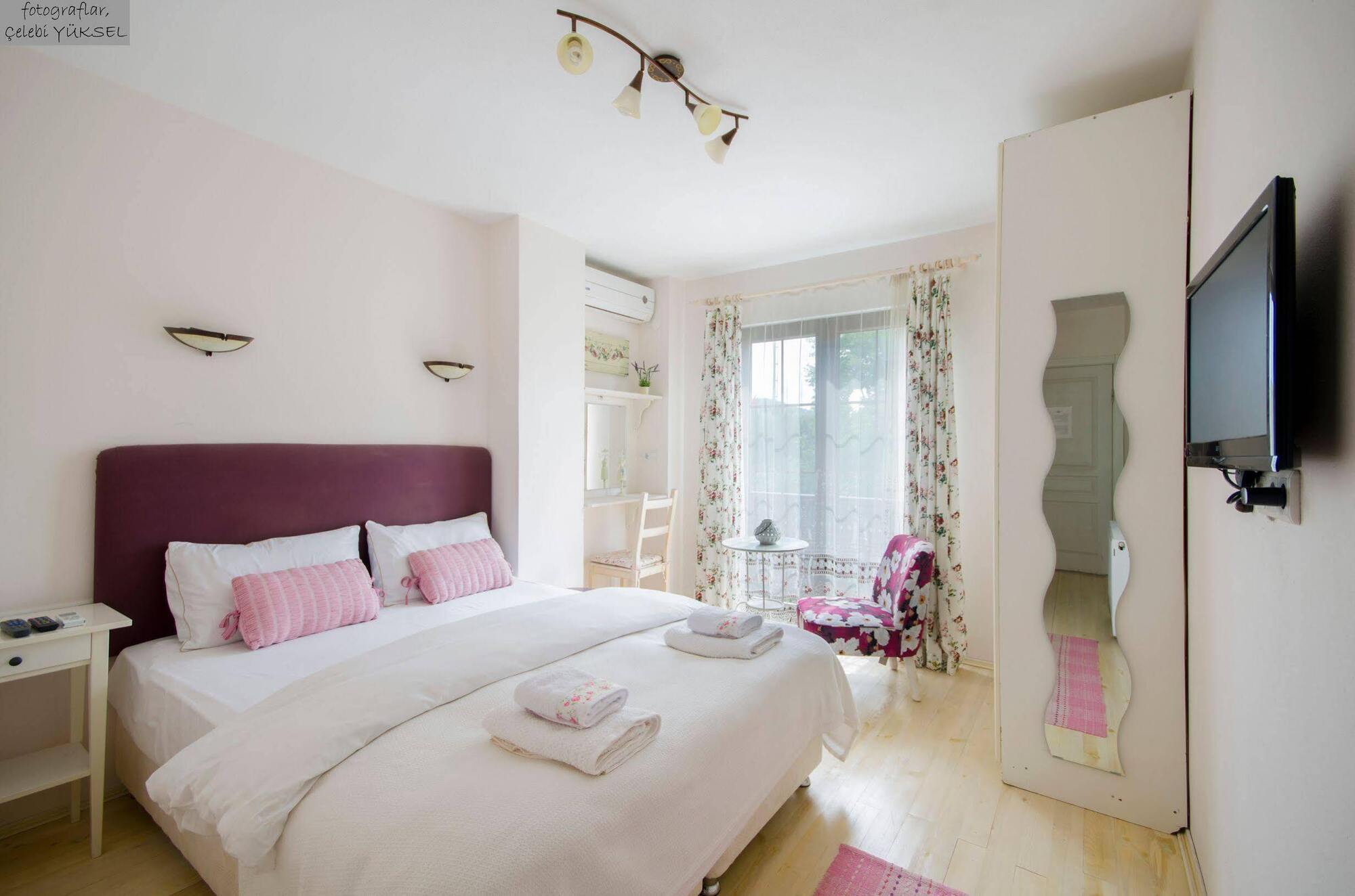 Piazza Hotel