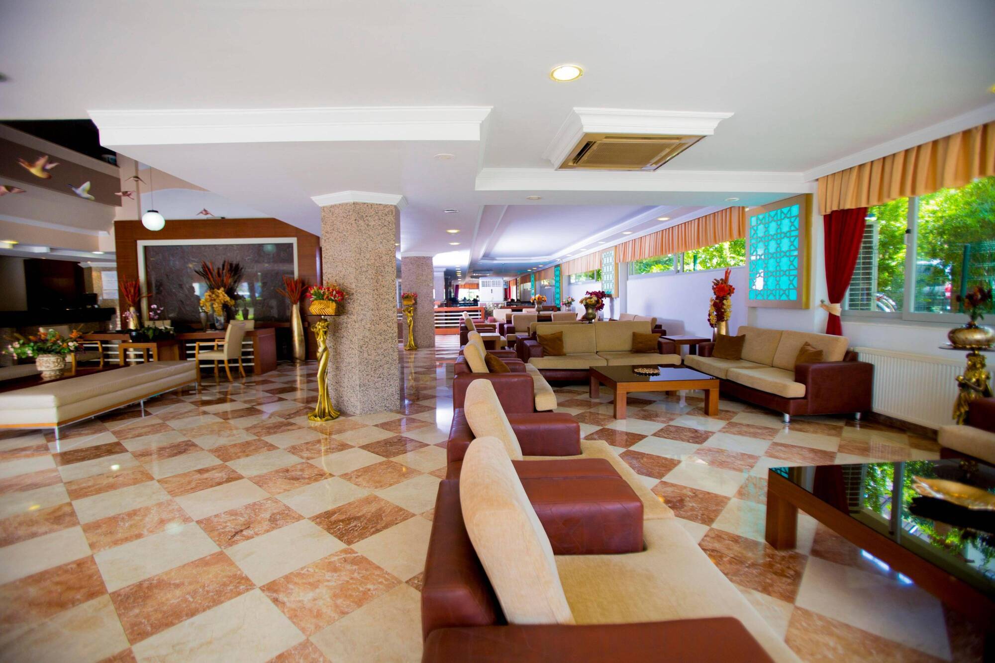 Fame Hotel 2*