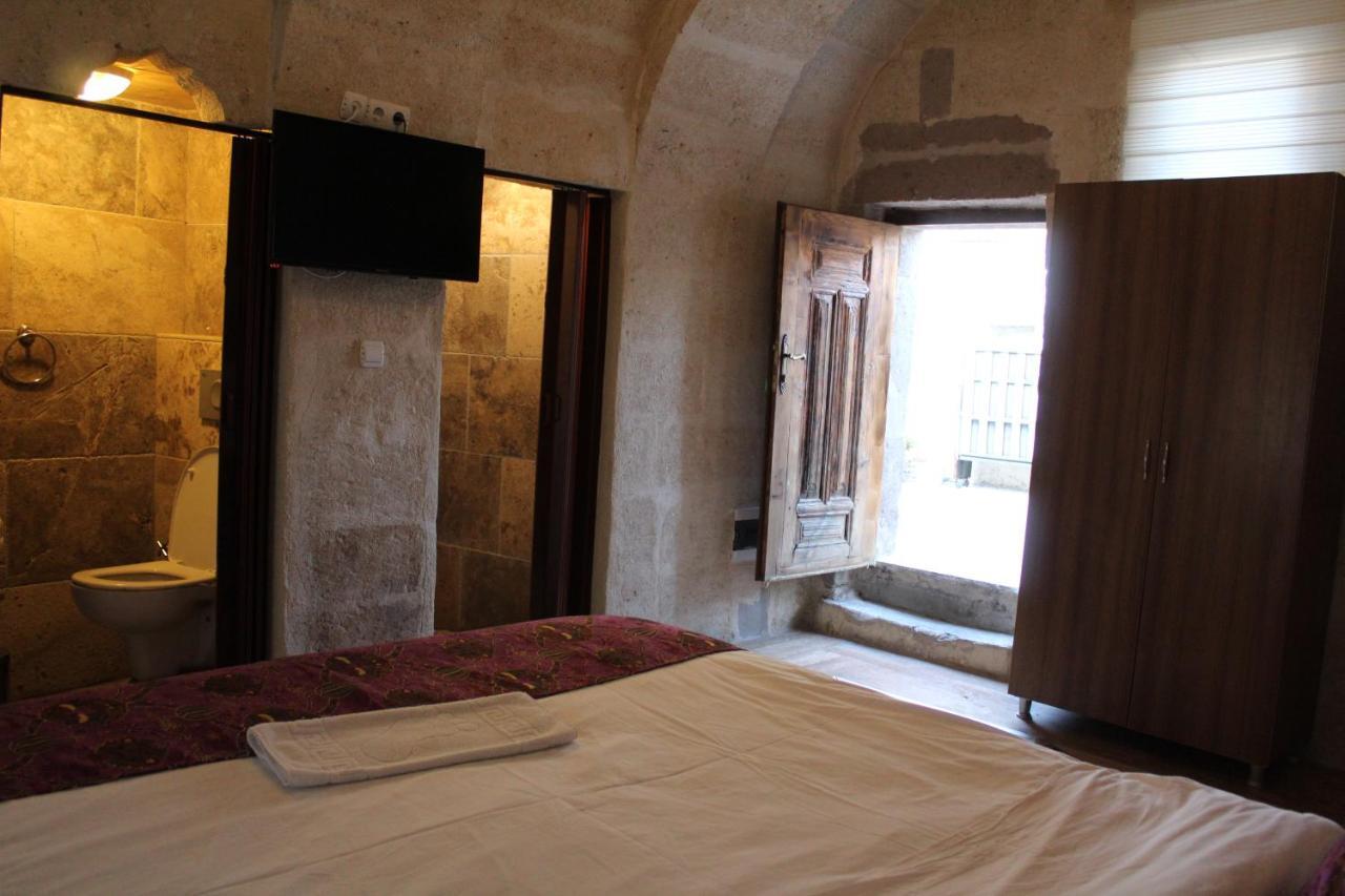 Sandik Cave Hotel *