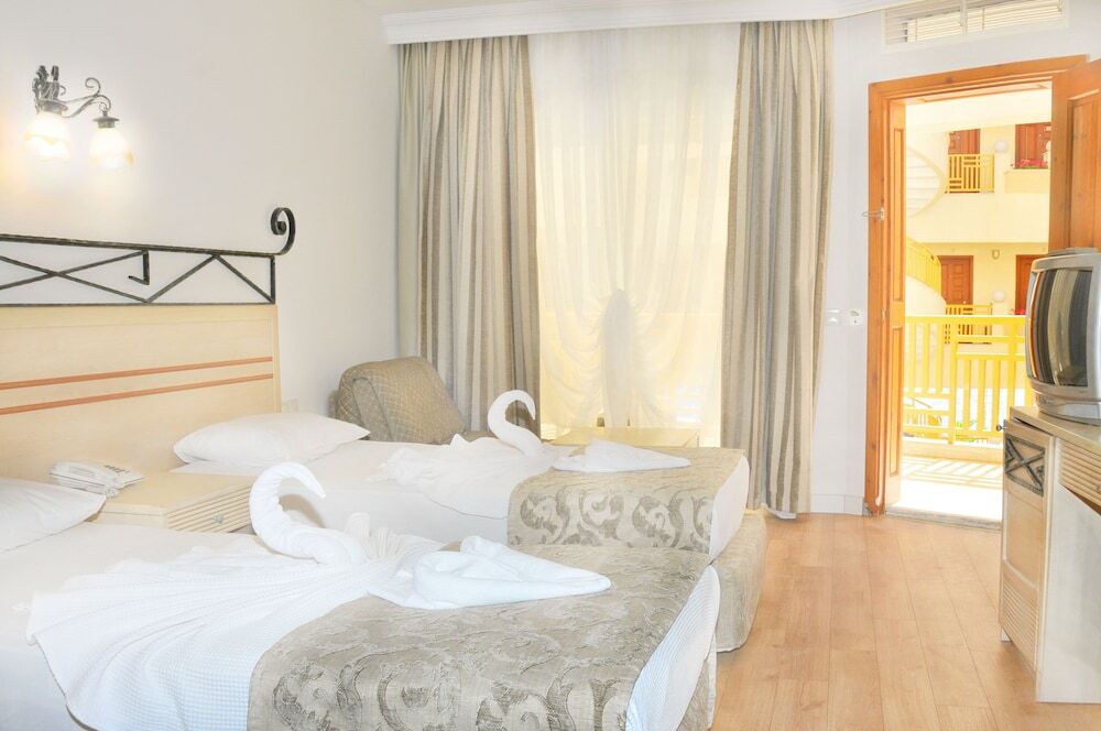 Golden Lotus Hotel