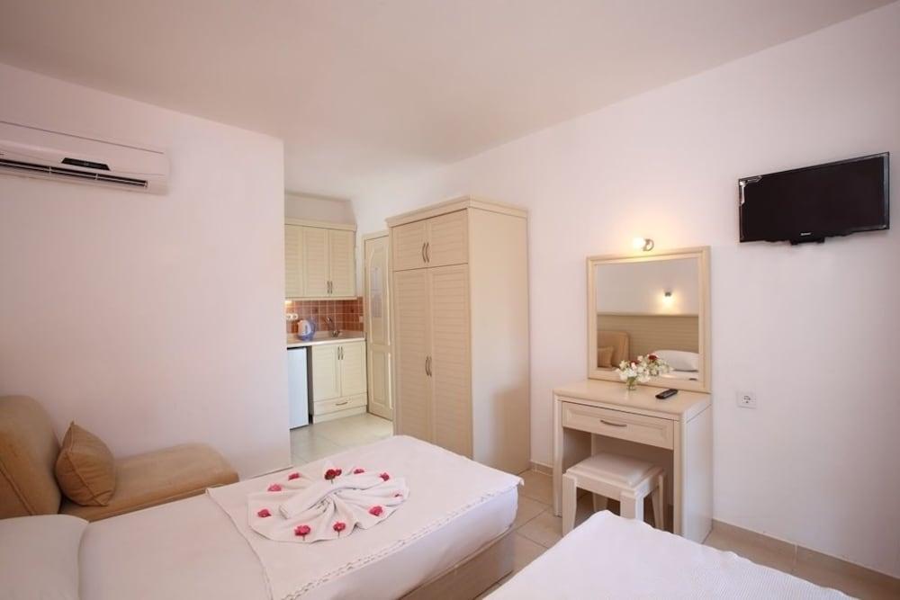 Aparthotel Summer Garden 3*