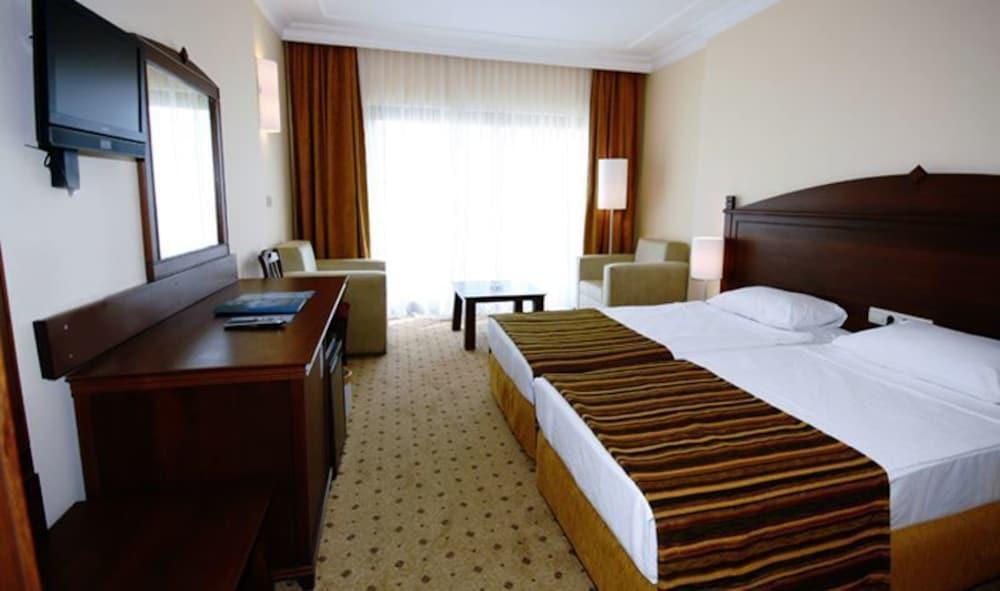 Resort Palm Wings 5*