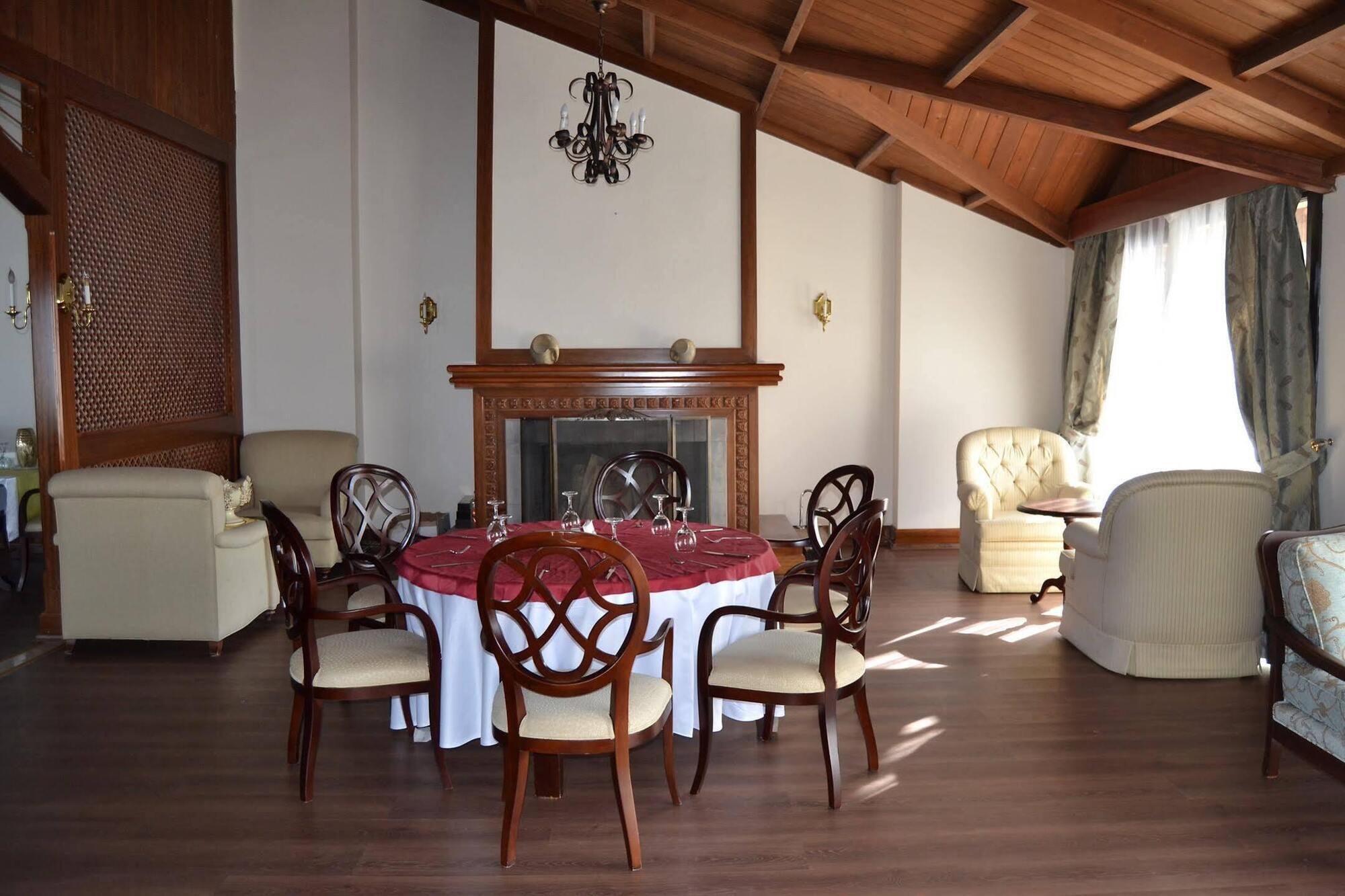 Hotel Ekinata Grand Toprak