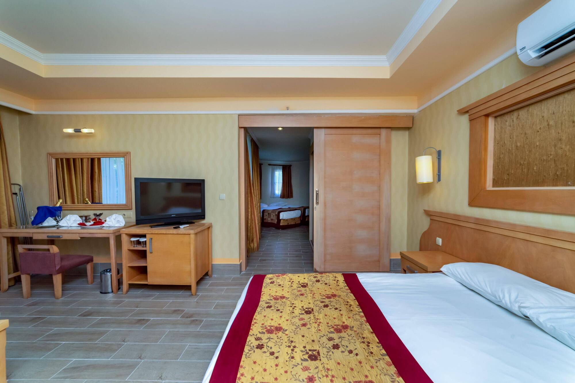 Armas Kaplan Paradise Hotel 4*