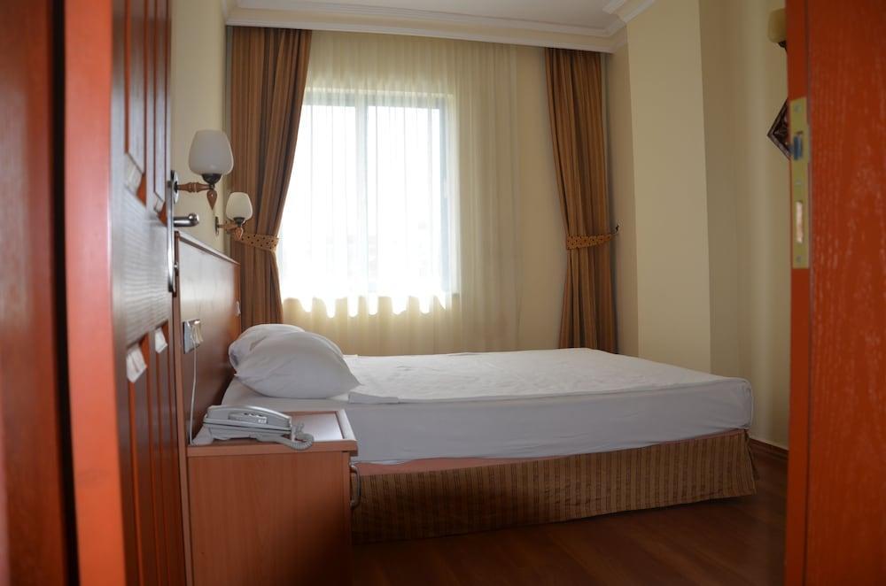 Hotel Cinar Family Suite Hotel Side Side