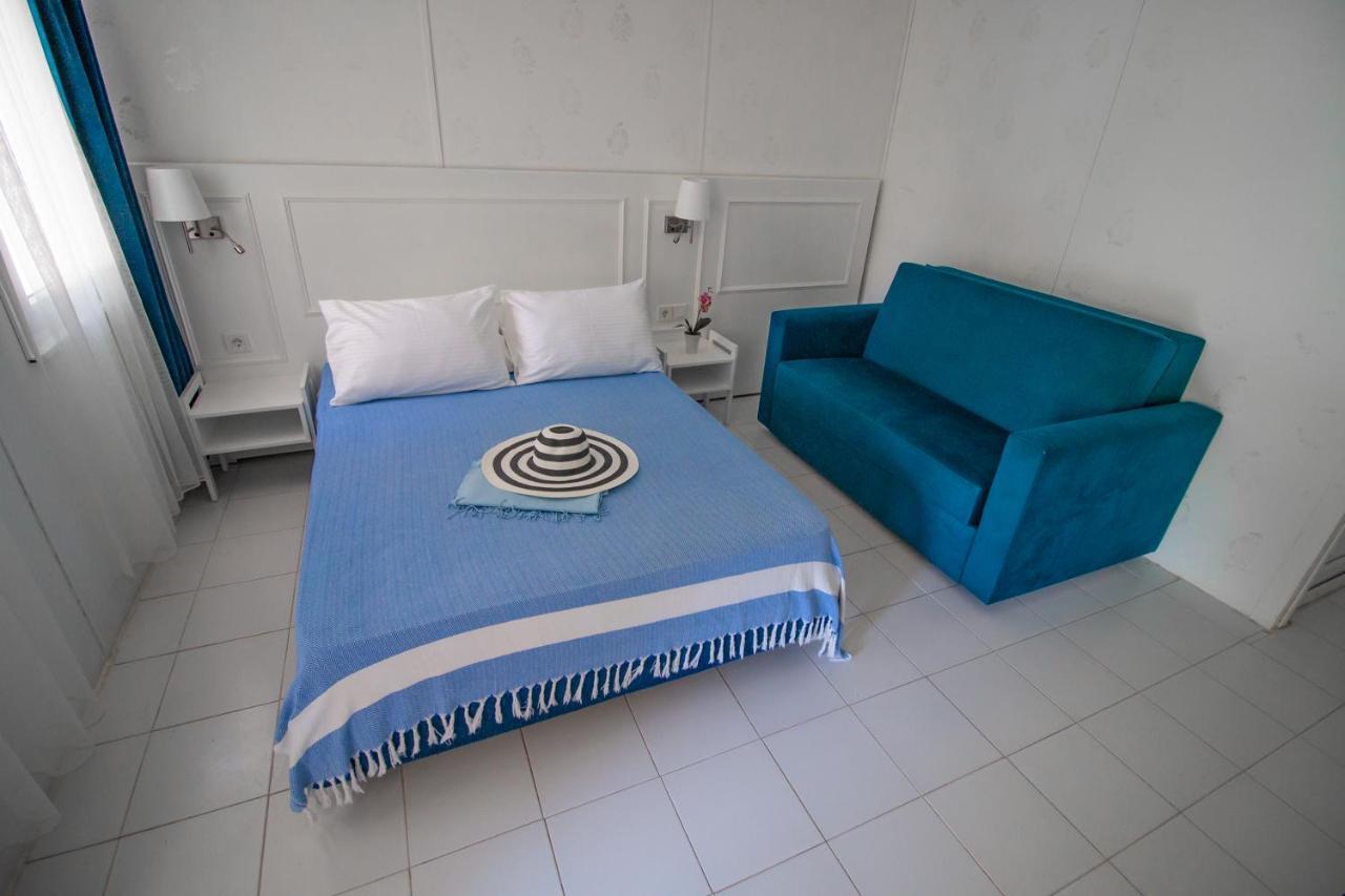 Blue & White Holiday park