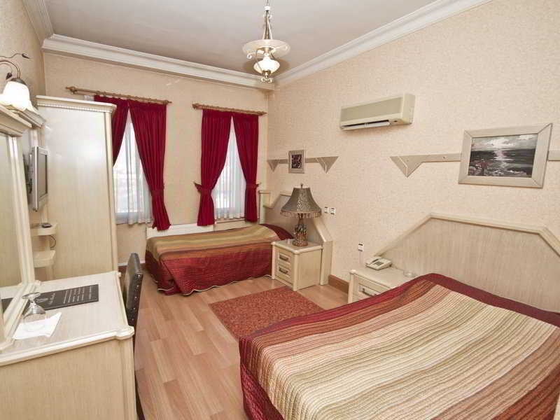 Hotel Kucuk Velic 3*