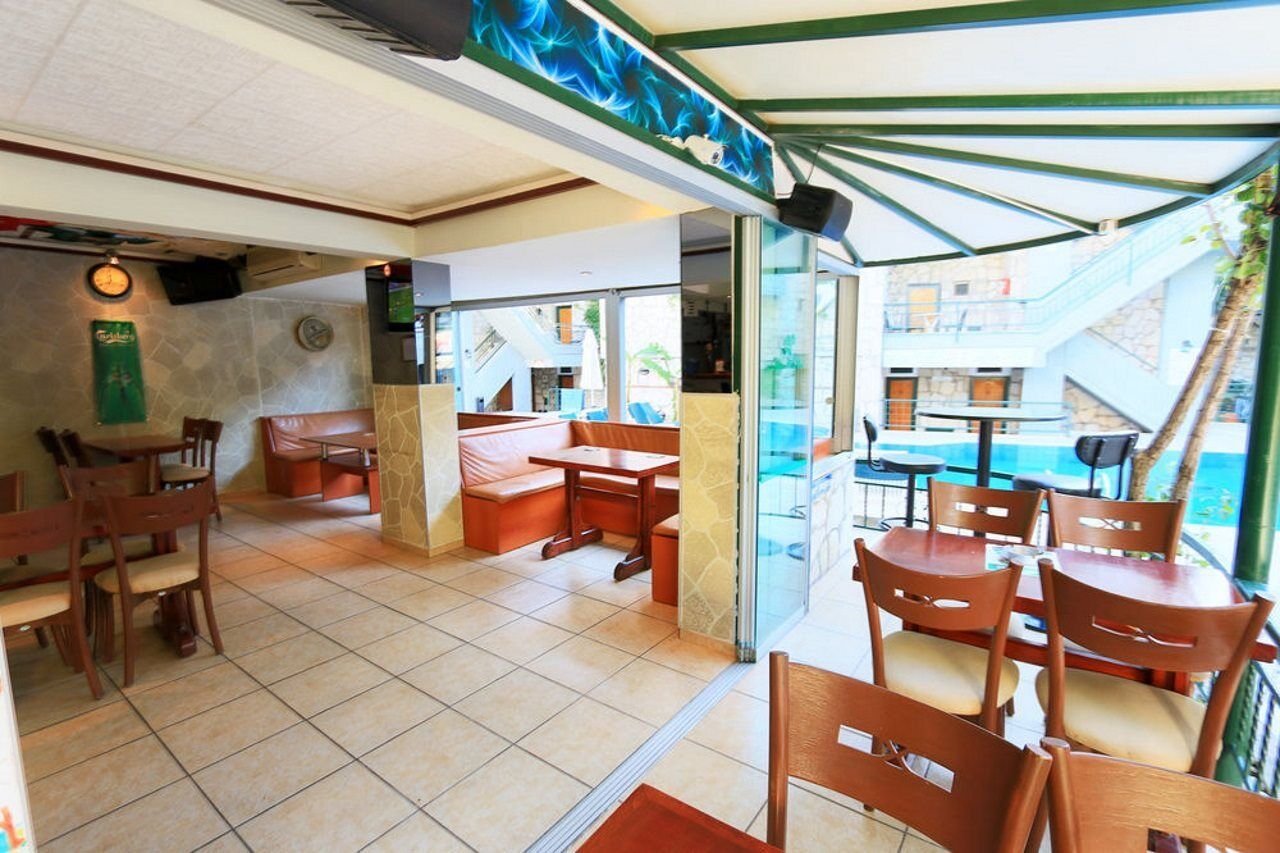 House Aparthotel 3*
