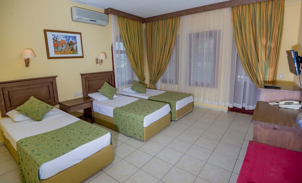 Hotel Club Tropical