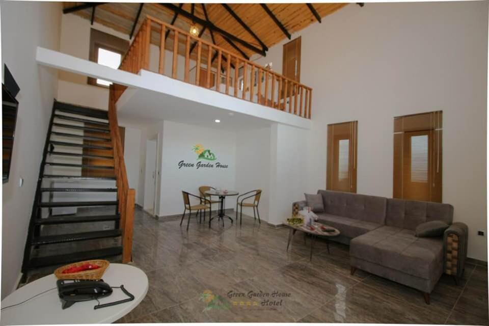 Hotel Garden House