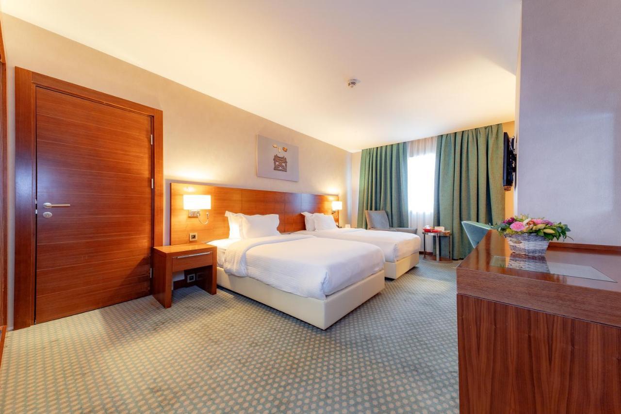Nevali & Convention Center Hotel