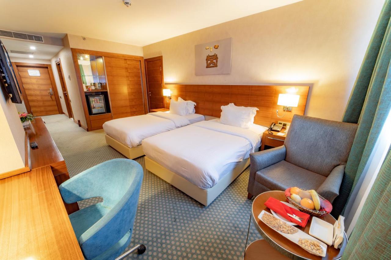 Nevali & Convention Center Hotel