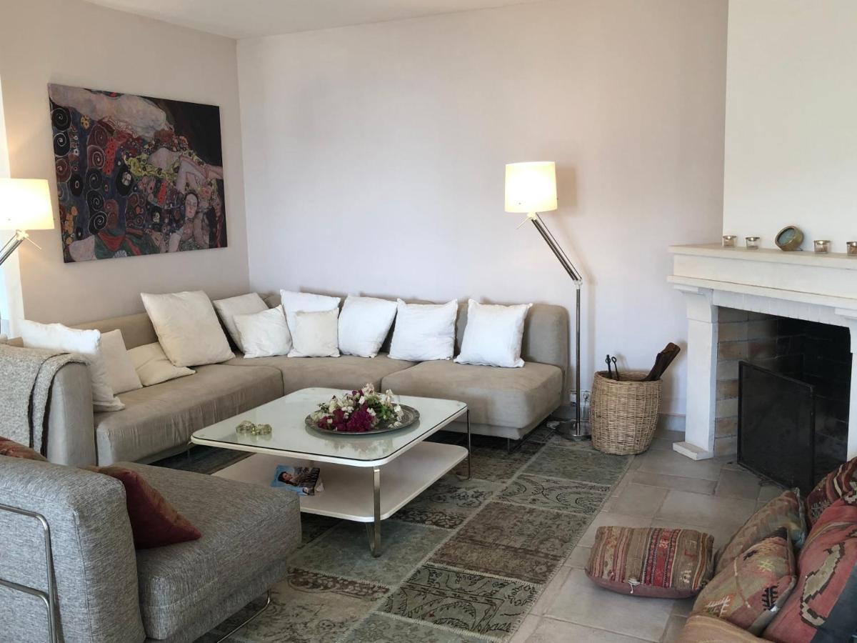 Mimosa Villa