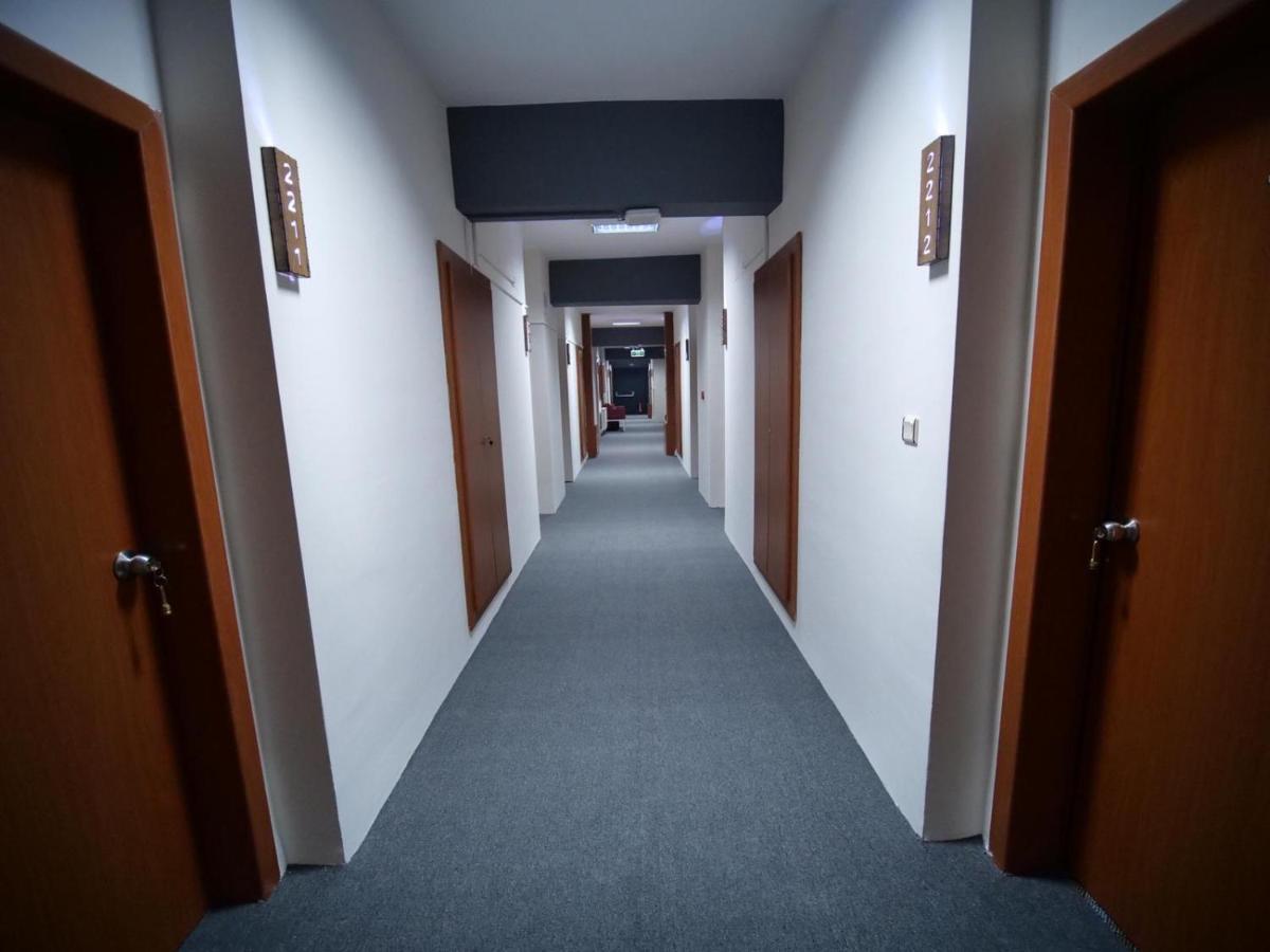 Hotel Hill 3*