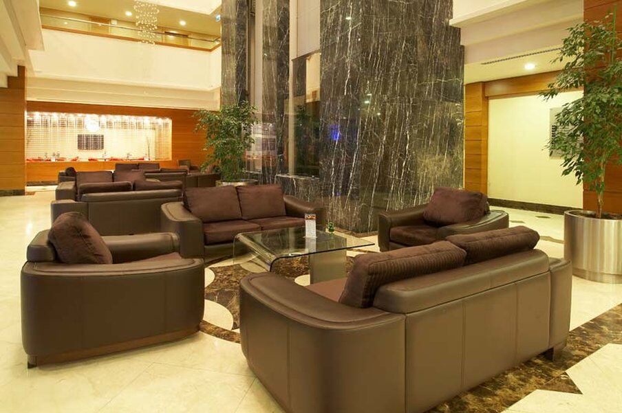 Plaza Hotel 4*