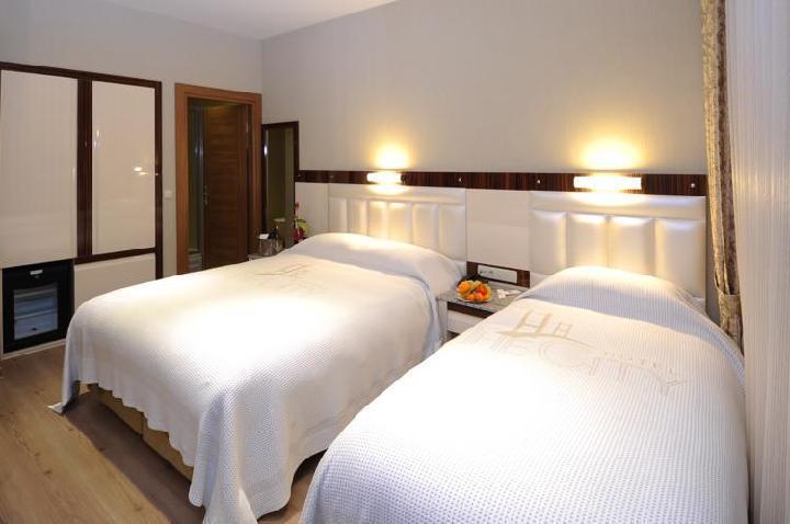 Hotel The Port 4*
