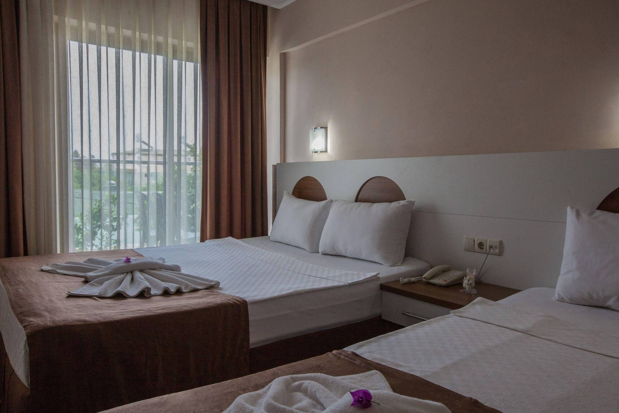 Monna Roza Garden Hotel Kemer