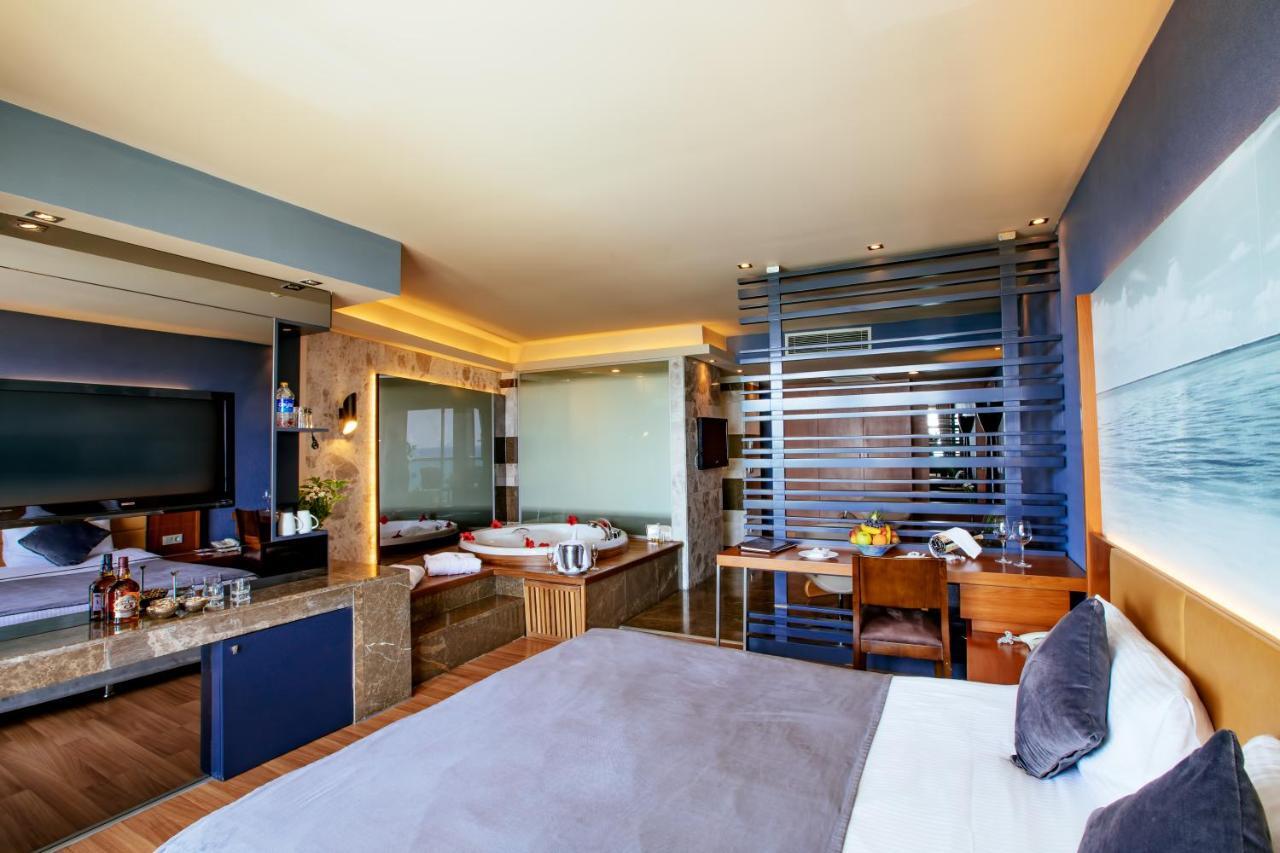 Sherwood Blue - Adults Only Resort