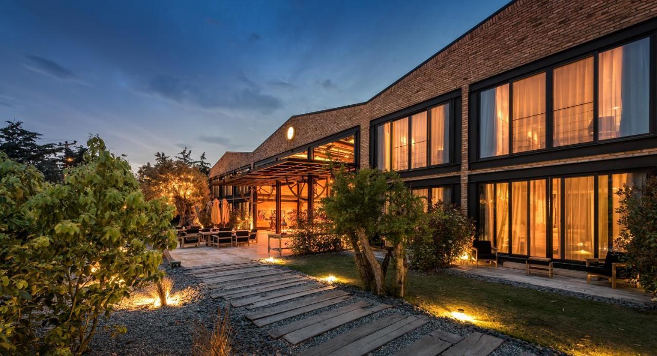 Warehouse By The (adults Only) 2*