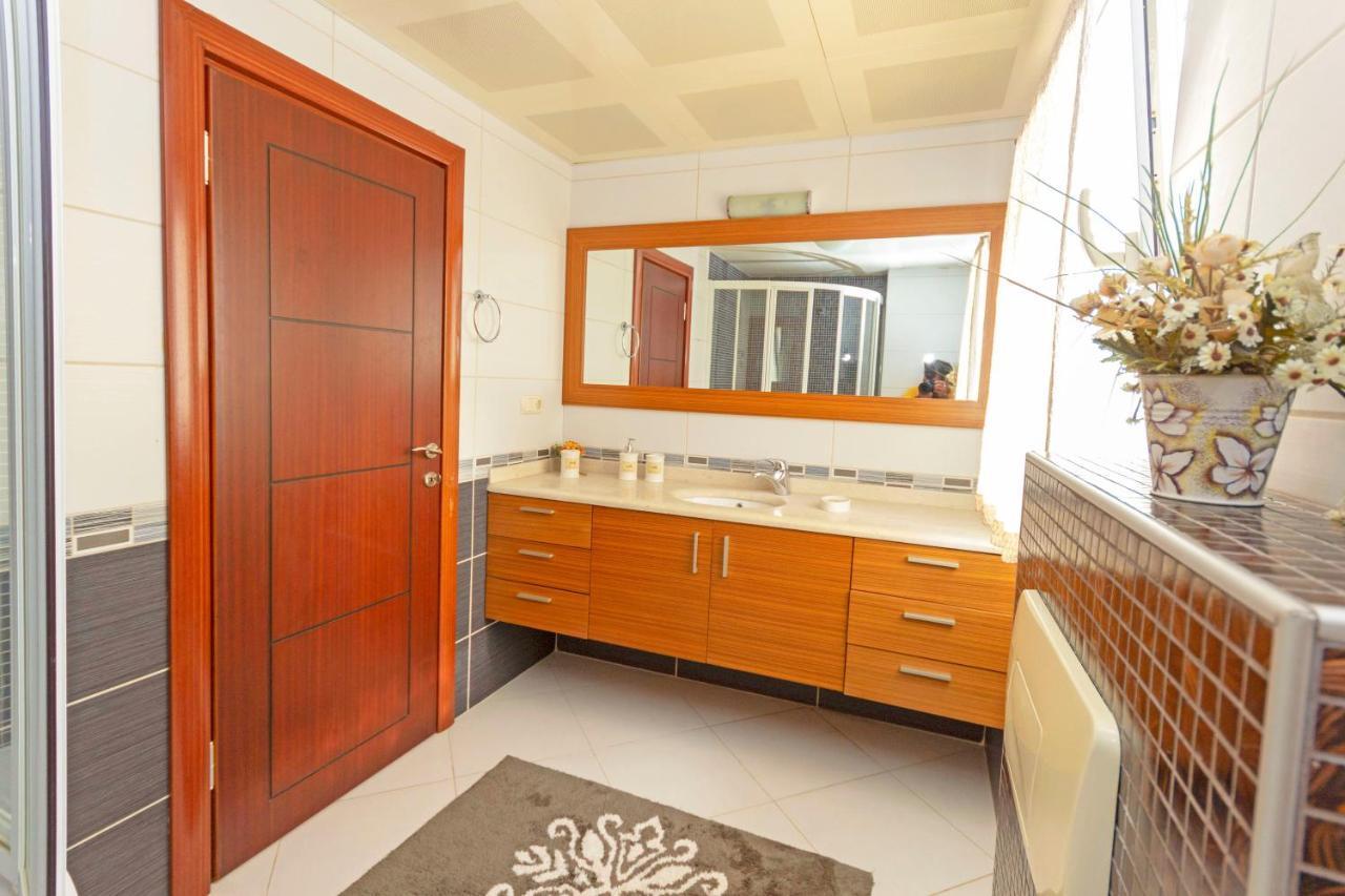 Villa Paradise Town Hadrian 100 Mbps Free Wifi *