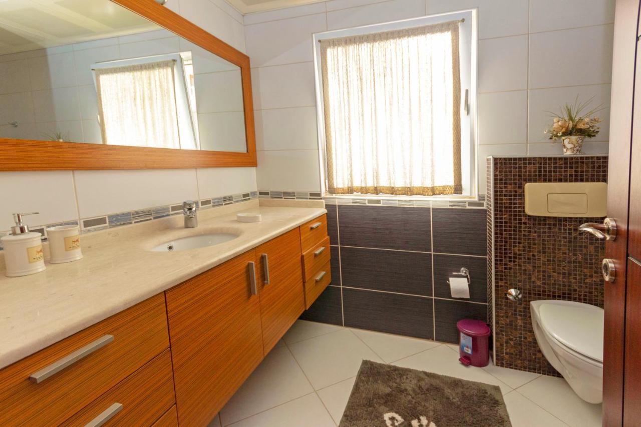 Villa Paradise Town Hadrian 100 Mbps Free Wifi