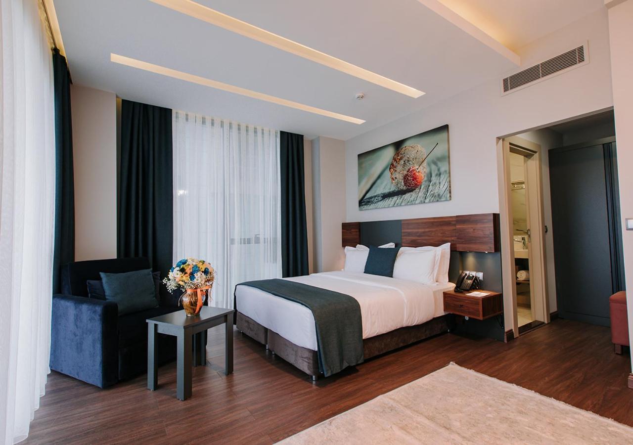 Peerless Hotel