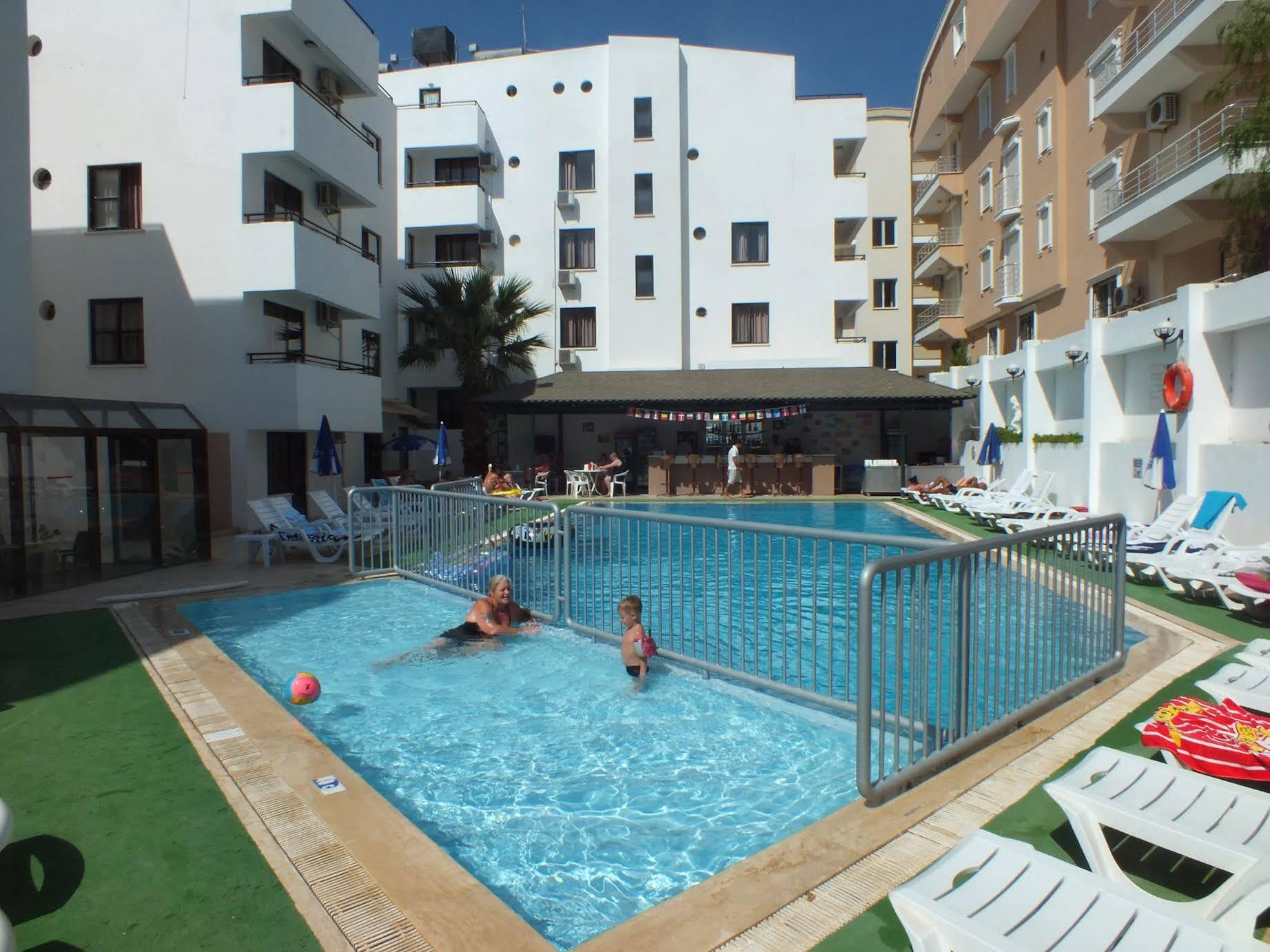 Tuntas Altinkum Aparthotel Didim
