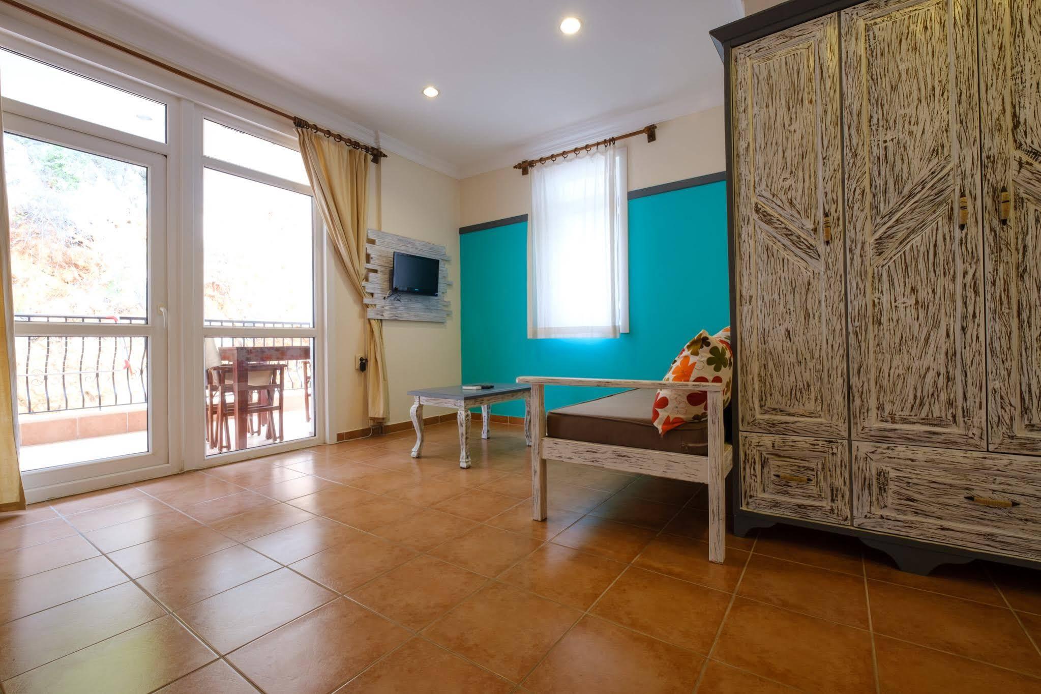 Lantana Aparts Aparthotel 2*