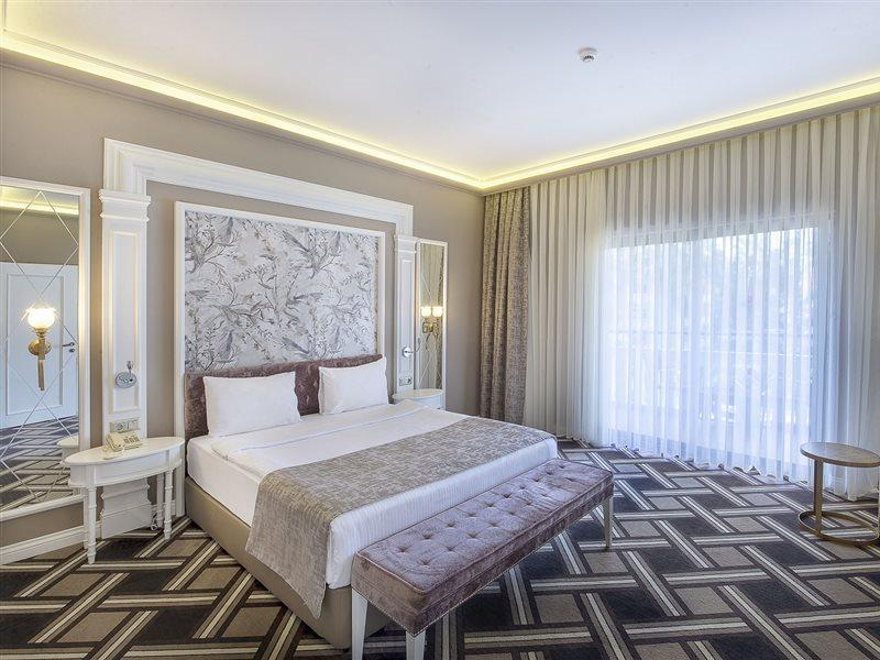 Hotel Alara Park